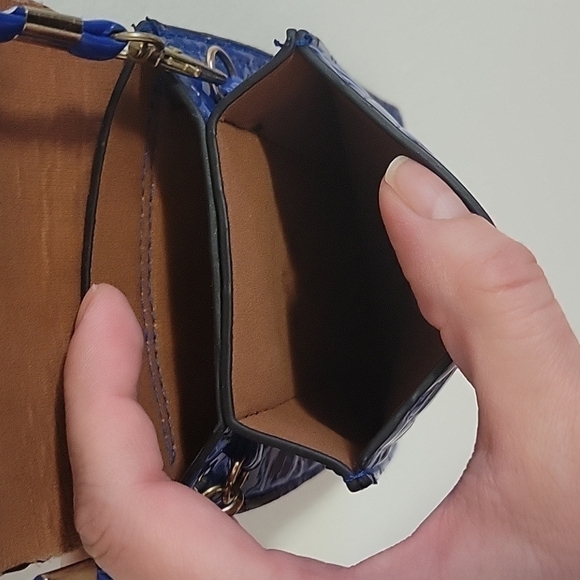 Faux Patent Leather Cross-body Mobile / Cell Phone Clutch - Picture 5 of 8